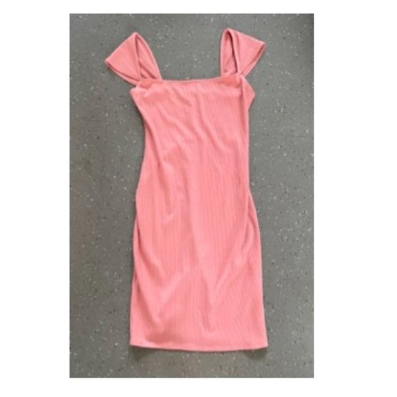 Reformation Dresses & Skirts - Pink Coral Reformation Dress, size S, like new
